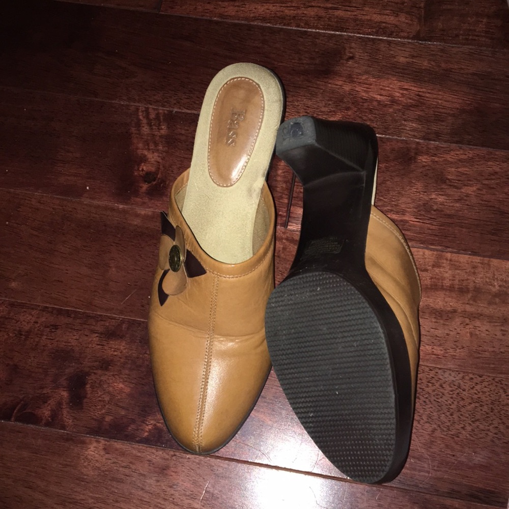 A pair of bass mules...